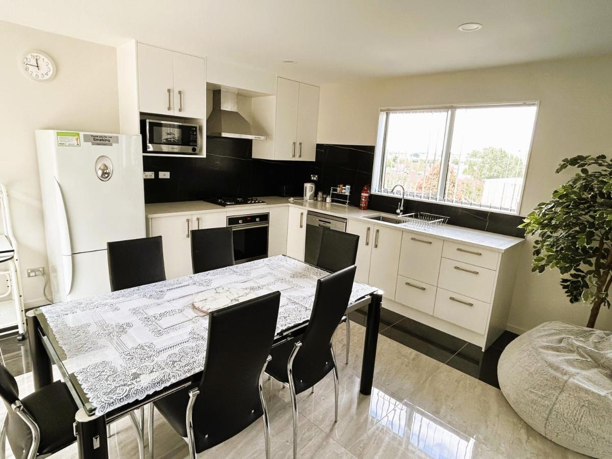 Cross Roads Apartment Pokeno Exterior foto